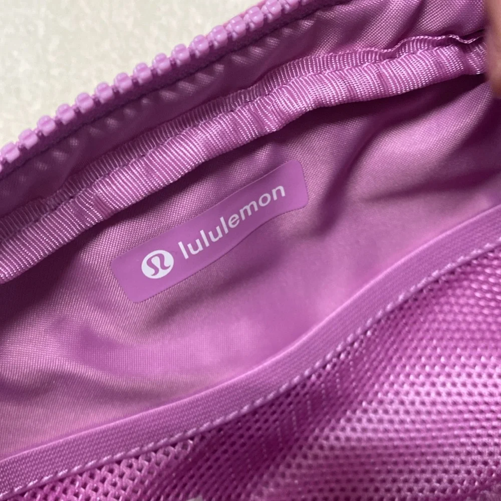 NEW Lululemon belt bag Dahlia mauve